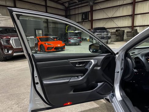 Used 2017 Nissan Altima 2.5 SL w/ Technology Package image 11