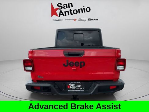 Used 2024 Jeep Gladiator Sport AWD/4WD image 12