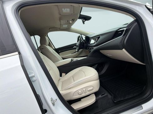 Used 2023 Buick Enclave Essence FWD image 22