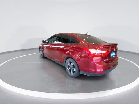 Used 2014 Ford Focus SE w/ SE Sport Package FWD image 6