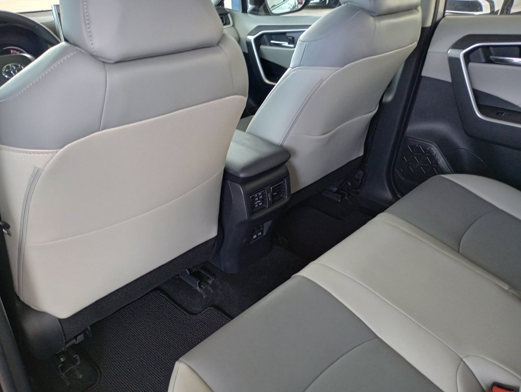 Used 2024 Toyota RAV4 XLE Premium FWD image 26