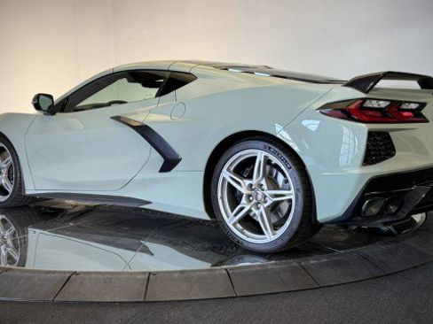 Used 2024 Chevrolet Corvette Stingray Premium Cpe w/ Z51 Performance Package RWD image 3