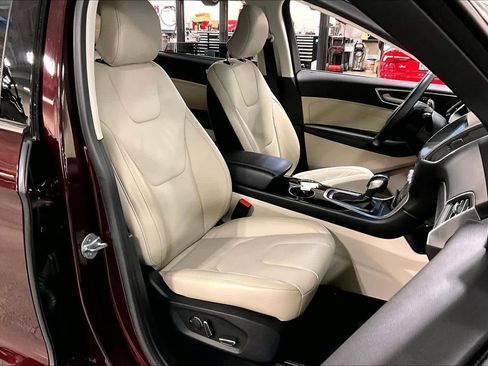 Used 2017 Ford Edge Titanium image 9