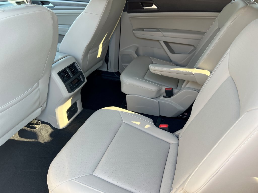 Used 2021 Volkswagen Atlas SEL AWD/4WD image 45