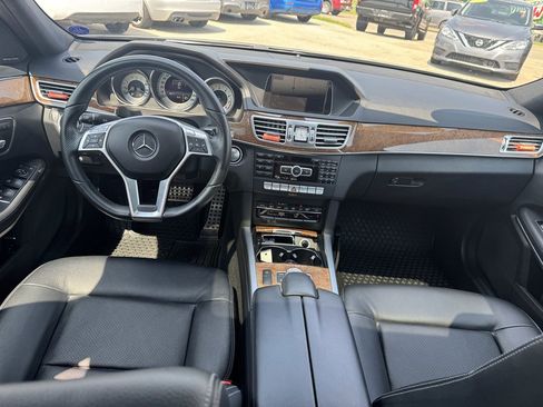 Used 2014 Mercedes-Benz E 350 4MATIC Sedan image 20