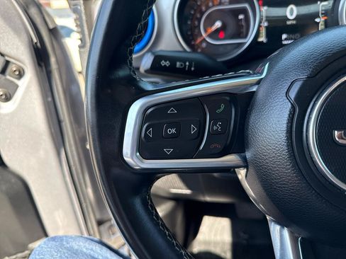 Used 2020 Jeep Gladiator Overland AWD/4WD image 18