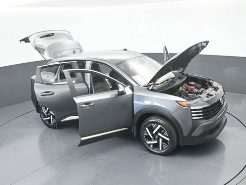 Used 2025 Nissan Kicks SV image 68