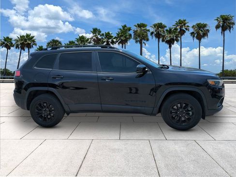 Used 2023 Jeep Cherokee Altitude Lux AWD/4WD image 8