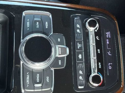 Used 2017 Genesis G90 5.0 Ultimate RWD image 24