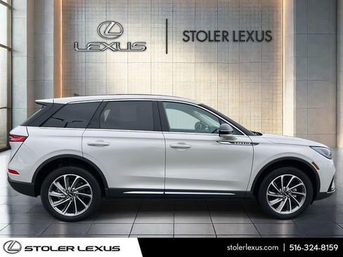 Used 2024 Lincoln Corsair AWD w/ Equipment Group 101A image 4