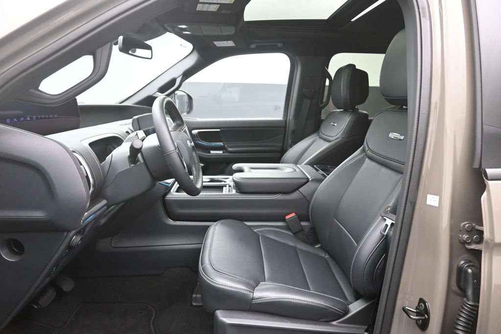 Used 2027 Ford Expedition Max Platinum w/ Stealth Performance Package AWD/4WD image 18