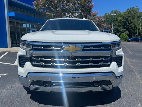 Used 2025 Chevrolet Silverado 1500 LTZ image 14