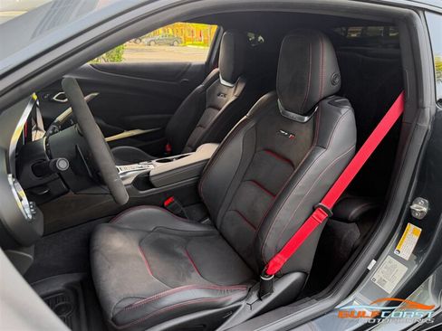 Used 2019 Chevrolet Camaro ZL1 RWD image 19