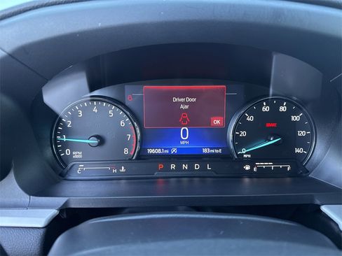 Used 2024 Ford Explorer XLT image 27