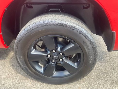 Used 2022 RAM 1500 Express w/ Wheel & Sound Group AWD/4WD image 9