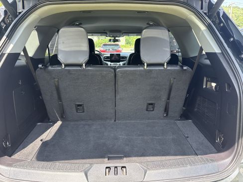 Used 2021 Ford Explorer XLT w/ Equipment Group 202A AWD/4WD image 6