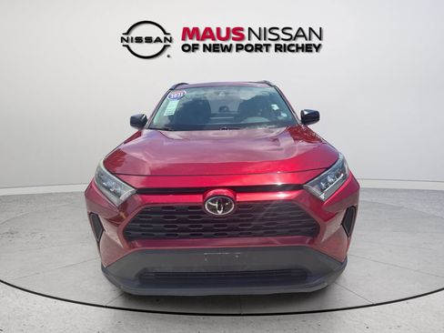 Used 2021 Toyota RAV4 LE AWD/4WD image 5