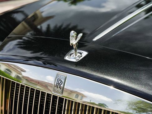 Used 2019 Rolls-Royce Dawn RWD image 58