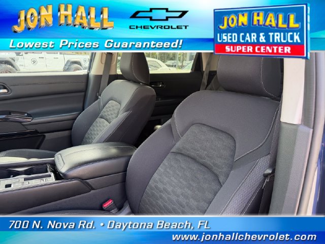 Used 2022 Nissan Pathfinder SV w/ SV Premium Package FWD image 16