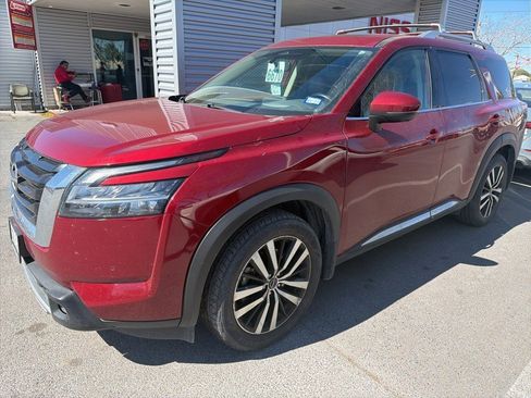 Used 2023 Nissan Pathfinder Platinum w/ Cargo Package image 1