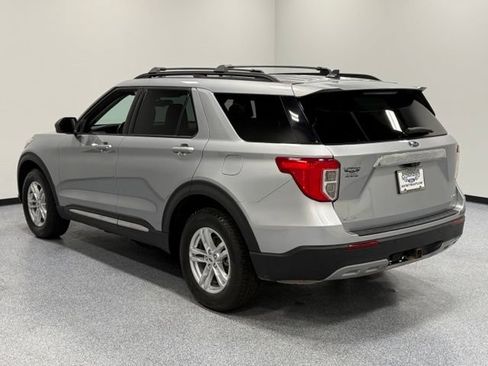 Used 2024 Ford Explorer XLT w/ Equipment Group 202A AWD/4WD image 6