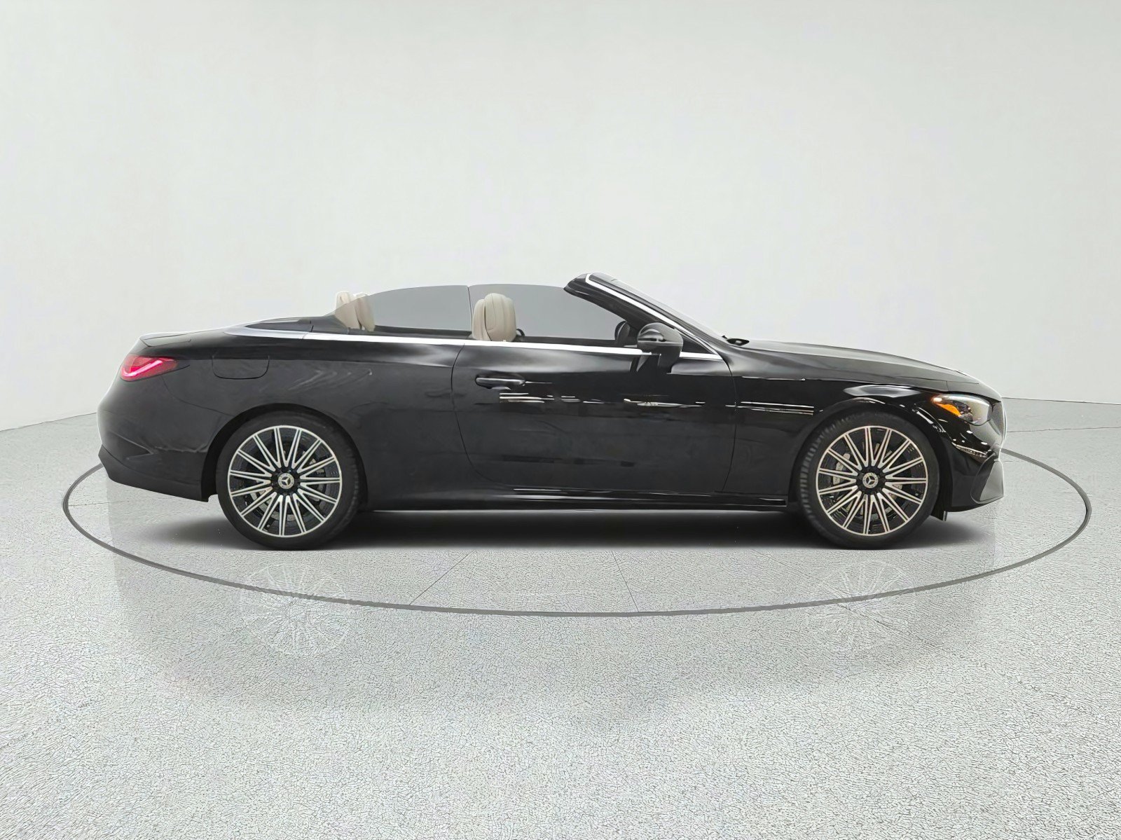 New 2027 Mercedes-Benz CLE 450 4MATIC Cabriolet image 4