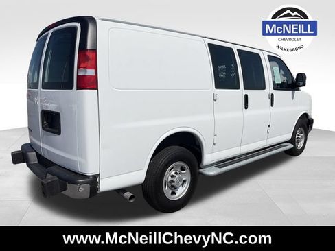 Used 2024 Chevrolet Express 2500 w/ Driver Convenience Package RWD image 8