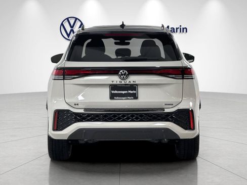 New 2026 Volkswagen Tiguan SE R-Line AWD/4WD image 4