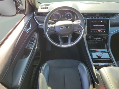 Certified 2023 Jeep Grand Cherokee Altitude AWD/4WD image 8