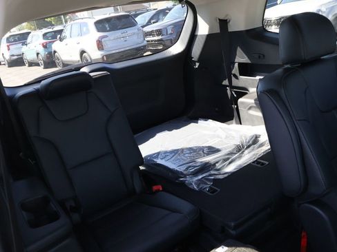 New 2025 Kia Telluride EX w/ EX Captain's Chair Package image 14