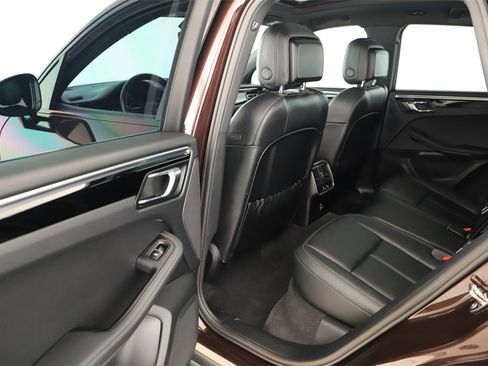 Used 2023 Porsche Macan Turbo image 26