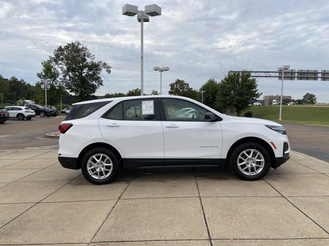 Used 2023 Chevrolet Equinox LS AWD/4WD image 14