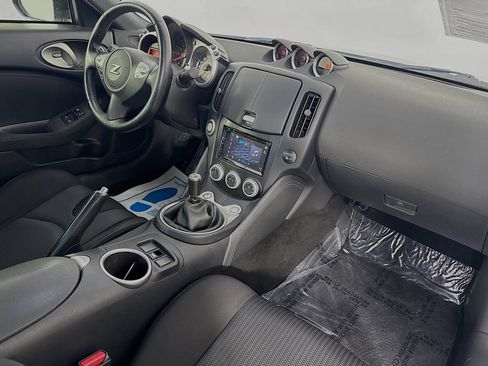 Used 2020 Nissan 370Z Coupe RWD image 30