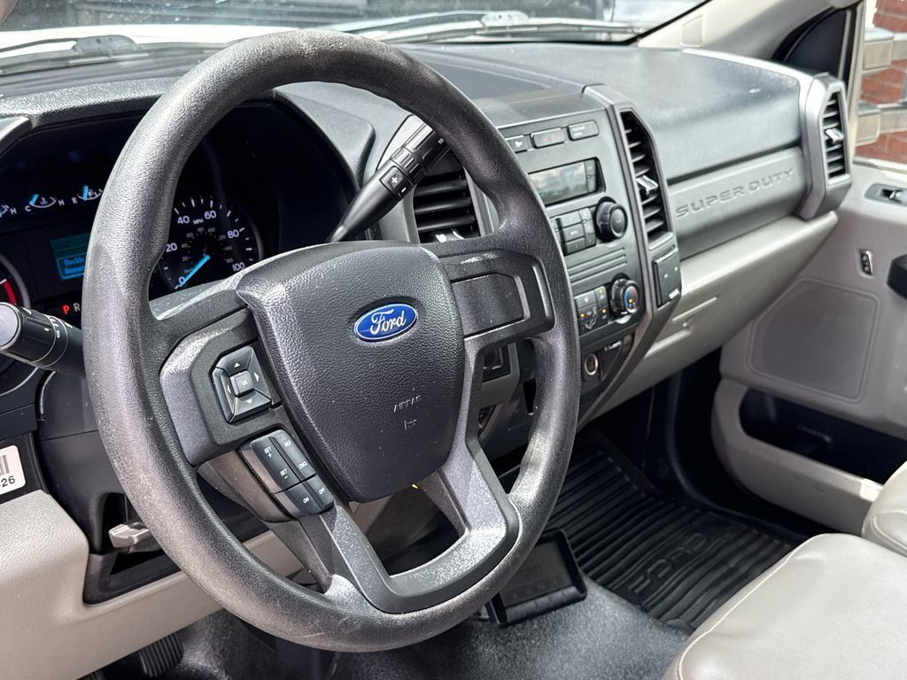 Used 2019 Ford F550 4x4 Regular Cab Super Duty image 17