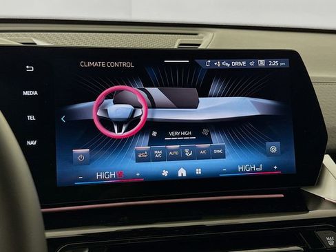 New 2026 BMW X2 xDrive28i w/ Technology Package image 16