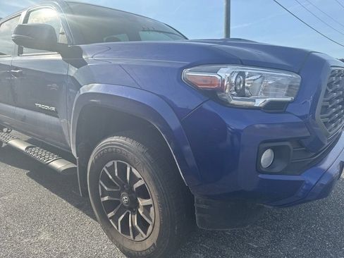 Used 2023 Toyota Tacoma TRD Sport AWD/4WD image 3