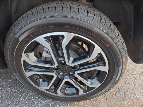 Used 2024 Jeep Compass Limited AWD/4WD image 24