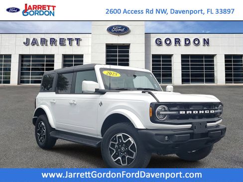 Used 2025 Ford Bronco Outer Banks AWD/4WD image 1
