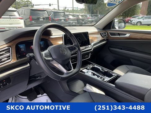 Used 2025 Volkswagen Atlas SE AWD/4WD image 20