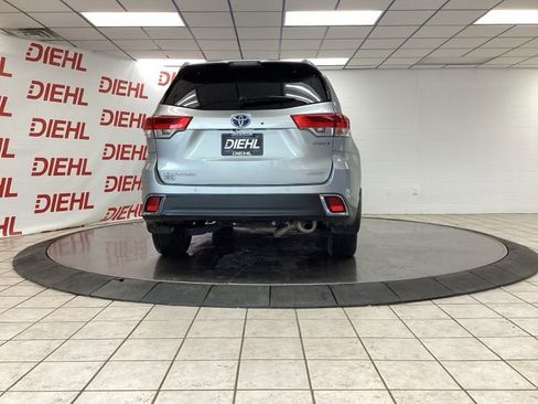 Used 2019 Toyota Highlander Limited Platinum AWD/4WD image 6