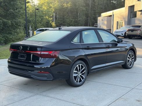 New 2025 Volkswagen Jetta SE image 7