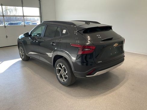 New 2026 Chevrolet Trax LT image 4