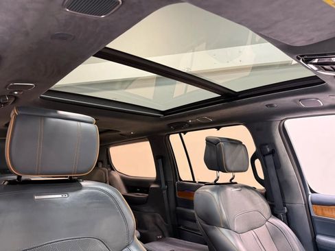 Used 2022 Jeep Grand Wagoneer Series II w/ Premium Group II image 30