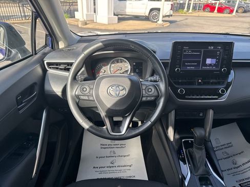 Certified 2022 Toyota Corolla Cross LE FWD image 27