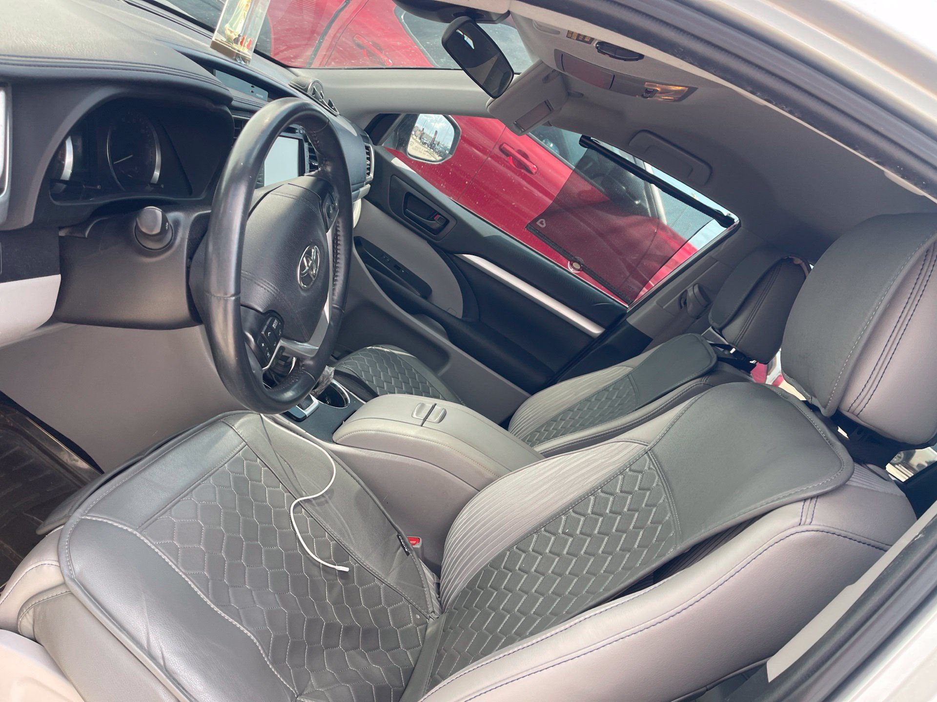 Used 2019 Toyota Highlander Plus FWD image 13