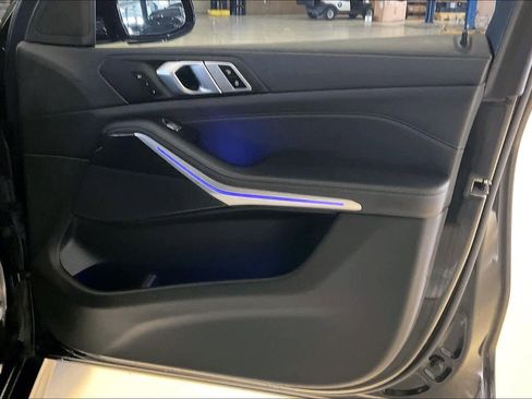 Used 2024 BMW X7 xDrive40i w/ M Sport Package image 20