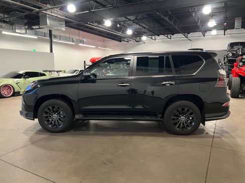 Used 2023 Lexus GX 460 Luxury w/ Sport Design Package image 6