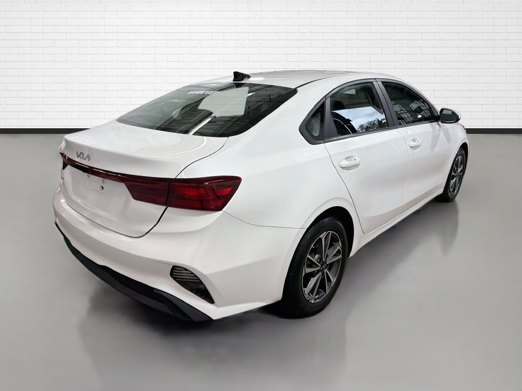 Used 2024 Kia Forte LXS FWD image 9