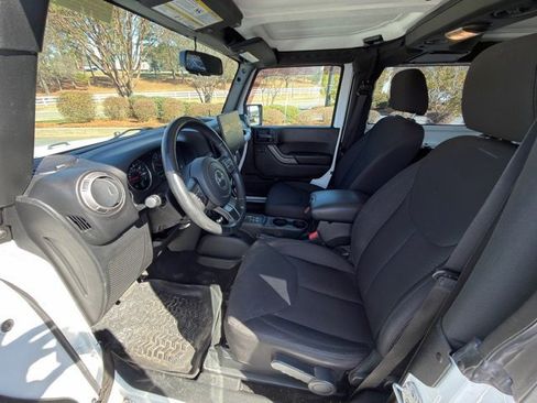Used 2018 Jeep Wrangler Sport image 6