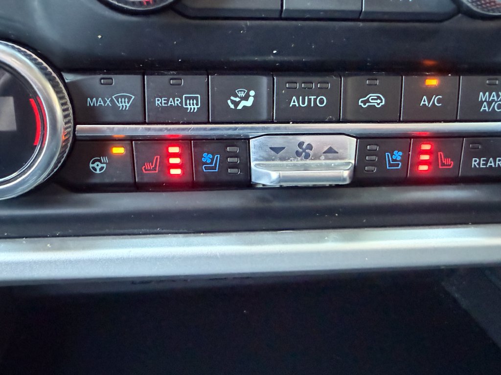 Used 2023 Ford Expedition Max XLT AWD/4WD image 3